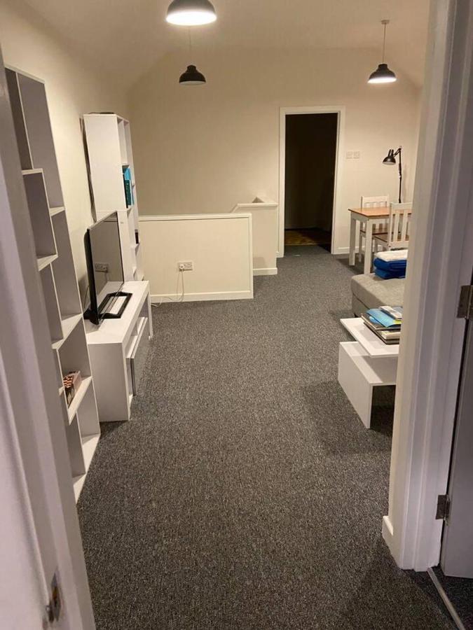 Town House In Ideal Location Central 恩尼斯基林 外观 照片